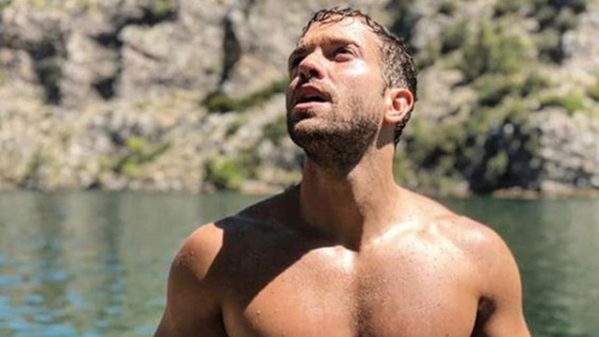 Los músculos de Pablo Alborán en un día de piscina y relax