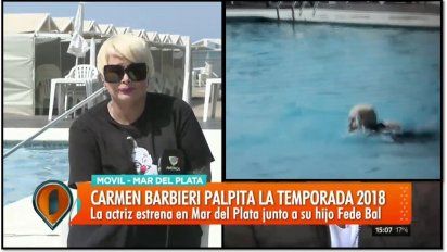 Estalló el verano: Carmen Barbieri hizo un piletazo en vivo