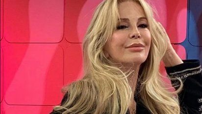 Alfano le vendió un loro embalsamado a Floppy Tesouro