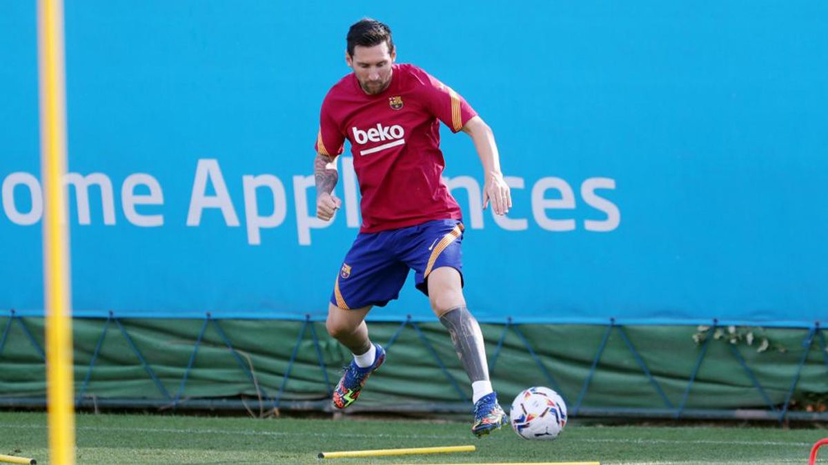 Lionel Messi entrenó en solitario en su retorno al Barcelona