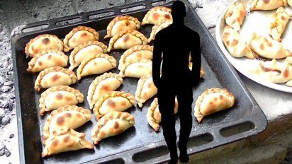 El nuevo desafío de un conductor: sigue su carrera pero aparte abrió un local de empanadas 