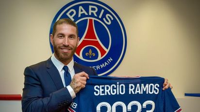 El jugador español Sergio Ramos firmó con el PSG hasta 2023 