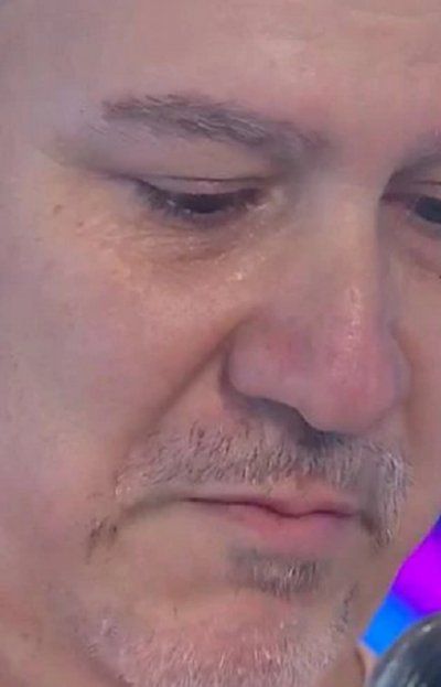 Bienvenidos a bordo: Un profesor viudo se emocionó al leer una carta que le dedicaron Bienvenidos a bordo: Un profesor viudo se emocionó al leer una carta que le dedicaron