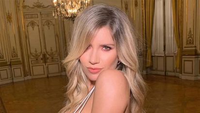 Laurita Fernández acaparó la atención en las redes al lucir un microbikini tropical