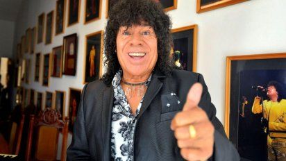 La Mona Jiménez se vacunó y cargó contra Ginés 