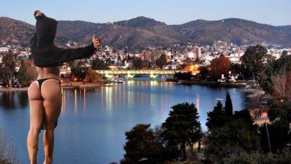 La mujer mas odiada de la temporada: cobró 350 mil pesos por actos de presencia y le hacen brujerías