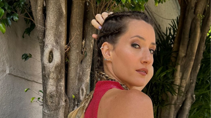 El cancherísimo look de Mica Viciconte de peinado de trenzas, short ultra corto y microtop