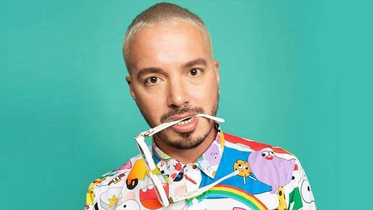 J Balvin aparece enyesado en sus vacaciones en Argentina J Balvin aparece enyesado en sus vacaciones en Argentina