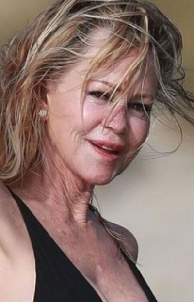 Melanie Griffith posó en bikini y se burló de los paparazzis Melanie Griffith posó en bikini y se burló de los paparazzis