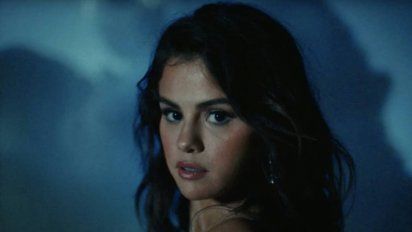 ¡Le encanta! A Selena Gomez le fascina cantar en español