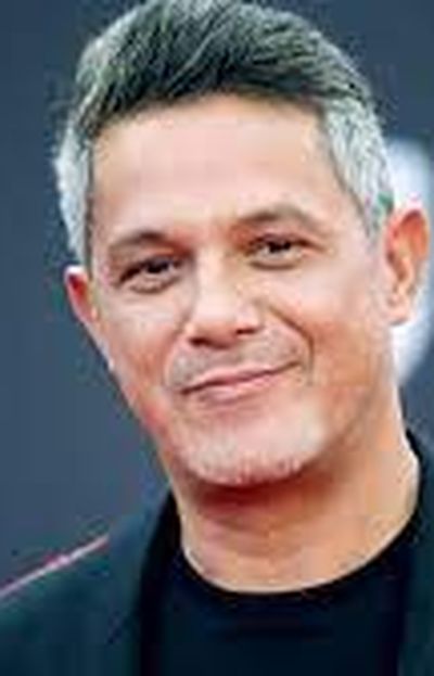 Alejandro Sanz feliz junto a sus cuatro hijos Alejandro Sanz feliz junto a sus cuatro hijos