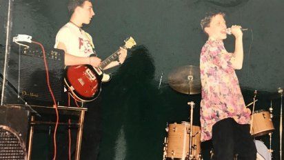 ¿Quién es el famoso actor que publicó una foto retro de su adolescencia?