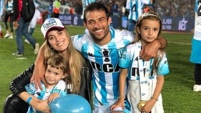 Chechu Bonelli y su familia