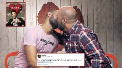 Dos hombres se besaron en 