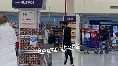 Se filtró una nueva foto de Laurita Fernández y Nicolás Cabré, esta vez haciendo compras