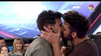 Piquín salió del closet: se le declaró a Hoppe y casi hubo beso
