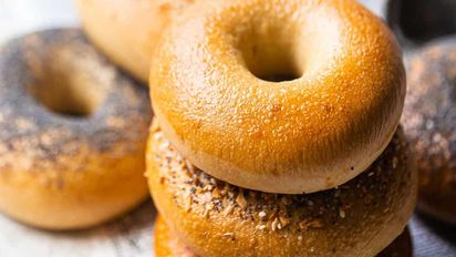 La receta fácil y rápida que es furor en Tiktok: bagels saludables con dos ingredientes