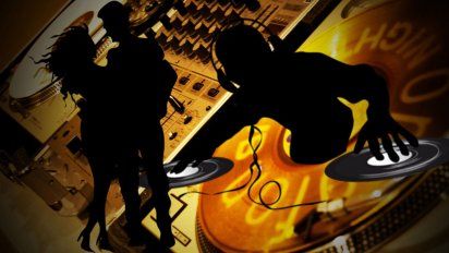 Actriz en crisis con su novio se pone celosa de la nueva novia de su ex