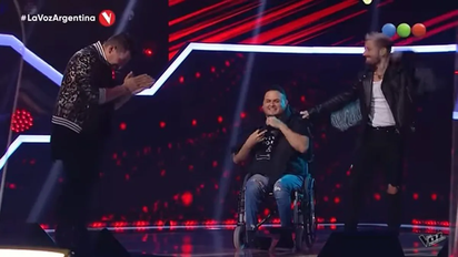 Cantó junto a Mau y Ricky: Un participante emocionó al jurado de La Voz