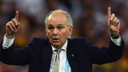 Alejandro Sabella continúa internado tras contraer un virus intrahospitalario 