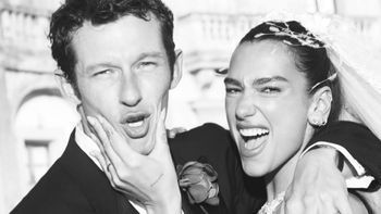 Dua Lipa deslumbró en Sicilia con un vestido Chanel para su boda con Callum Turner