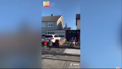 Freddie Mercury: imitadores en sus balcones cautivan a sus vecinos durante cuarentena