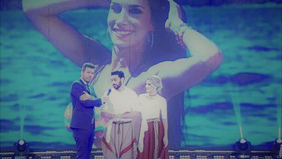 Otra lucha con Piquín; nadie quiere bailar con él y él no quiere a nadie