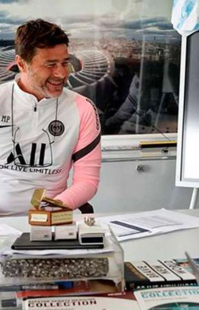El DT del PSG Mauricio Pochettino confirmó que sacó a Lionel Messi tras verlo con molestías en la pierna El DT del PSG Mauricio Pochettino confirmó que sacó a Lionel Messi tras verlo con molestías en la pierna