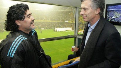 Diego Maradona junto a Mauricio Macri cuando el pelusa estuvo frente a la selección 