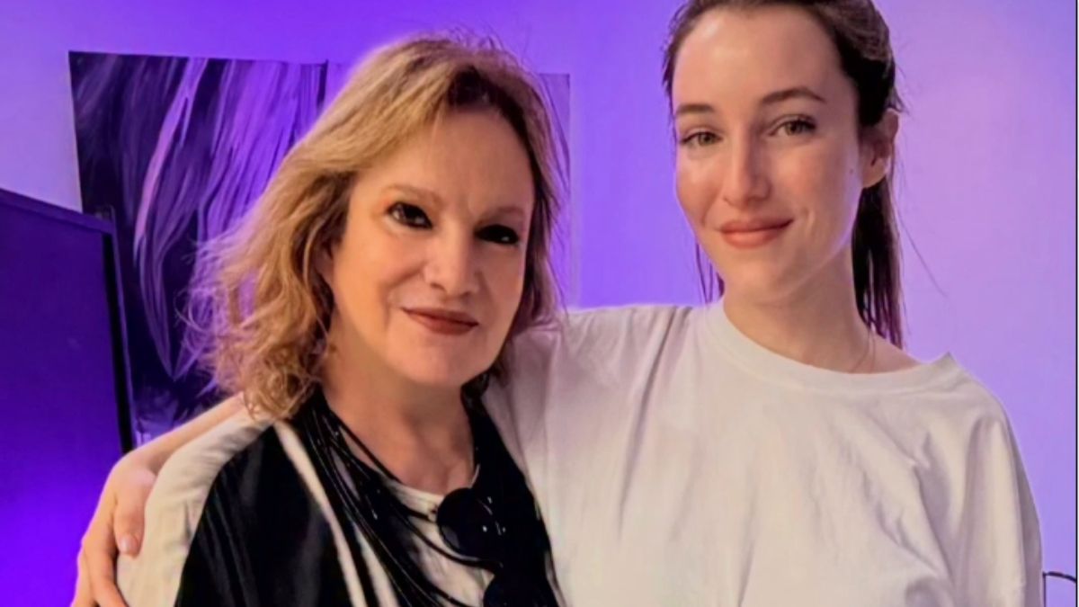 Lucía Galán emocionada por la boda de su hija Rocío Hazán