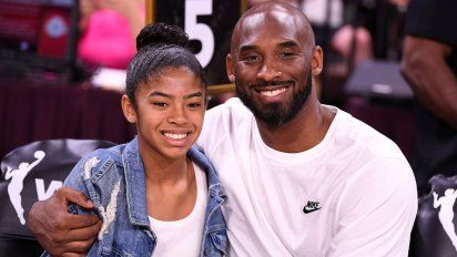 El jugador Kobe Bryant y su hija fallecieron en un accidente en enero de 2020