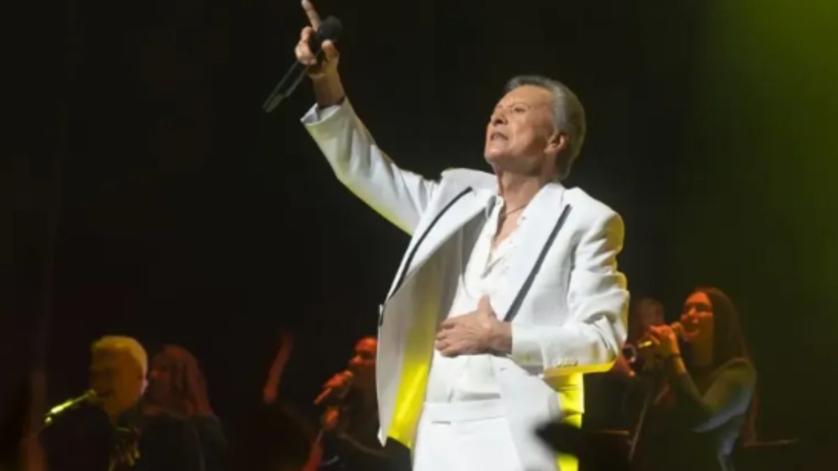 Palito Ortega celebra 60 años de carrera con un emotivo show en el Teatro Ópera