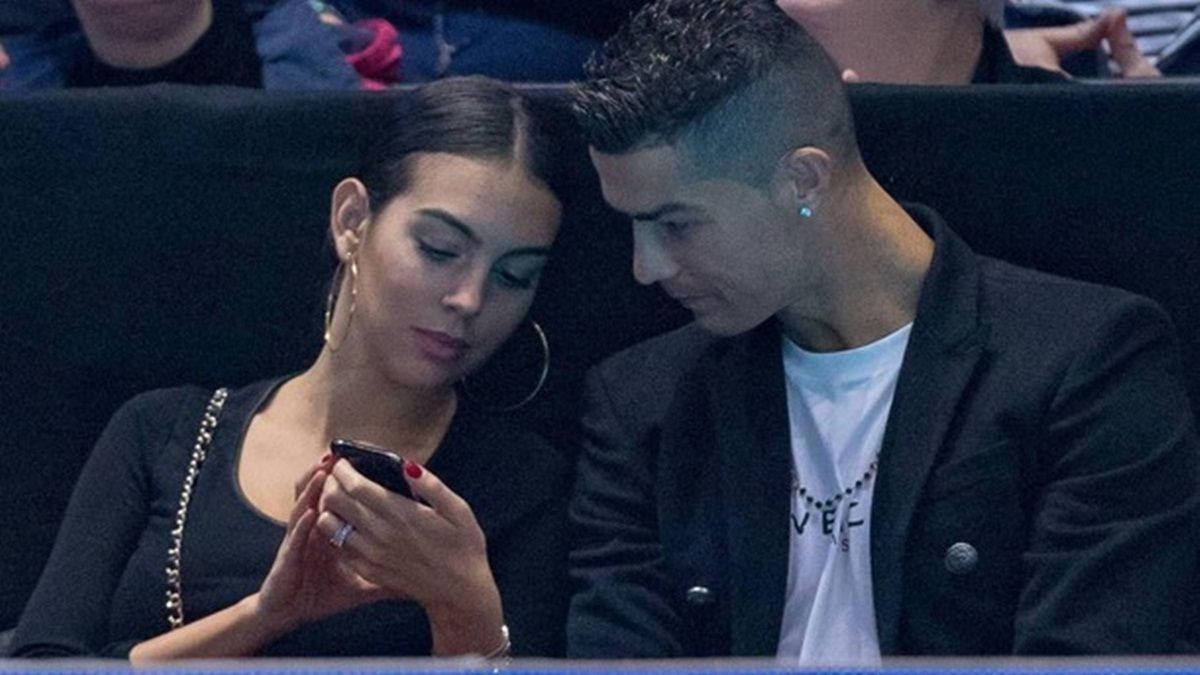 ¿Sí a qué? La novia de Cristiano Ronaldo y su incógnita