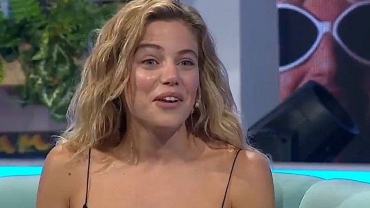 ¡Polémico! El atrevido look de Justina Bustos en un reconocido late night español