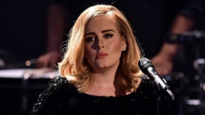 La cantante Adele de 33 años es una de las artístas más famosas de la música anglo