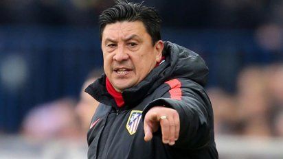 El Mono Burgos fue presentado en Newell's Old Boys  