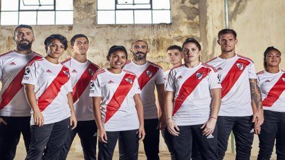 River Plate presentó su nueva camiseta 