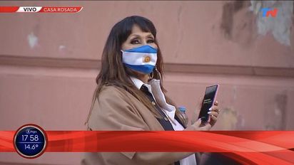 Un look muy patriota: Así lució Moria Casán en el acto de juramento de Sergio Massa 