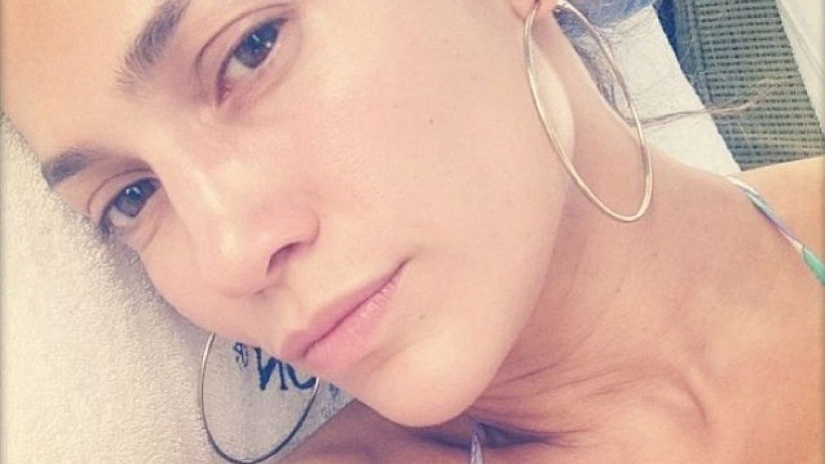 Jennifer Lopez: Su primera foto sin maquillaje a sus recién cumplidos 51 años