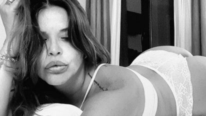 Nazarena Vélez publicó una foto desnuda