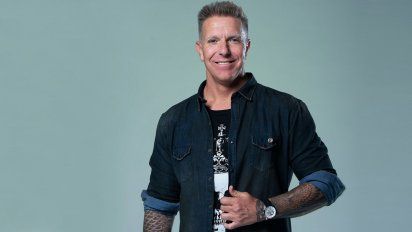 Alejandro Fantino reveló el secreto de su cola y volvió loca a Mónica Gonzaga