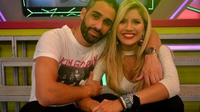 El marketing promiscuo no se detiene: ahora vieron a Laurita a los besos con el Pollo Alvarez