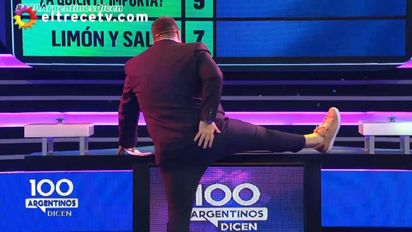 100 Argentinos Dicen: Darío Barassi necesitó ayuda de un participante