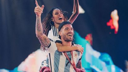 El romántico mensaje de Rodrigo De Paul a Tini Stoessel en pleno recital: 