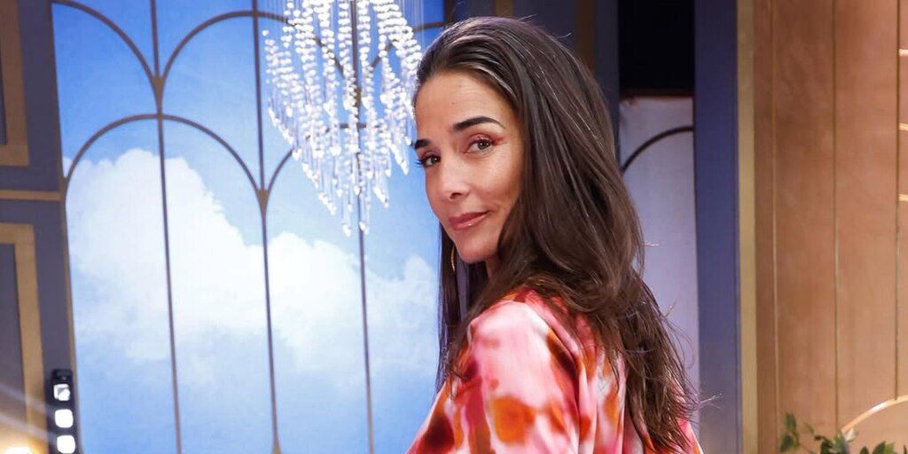 Juana Viale brilló en El Trece con un look vibrante y detalles únicos