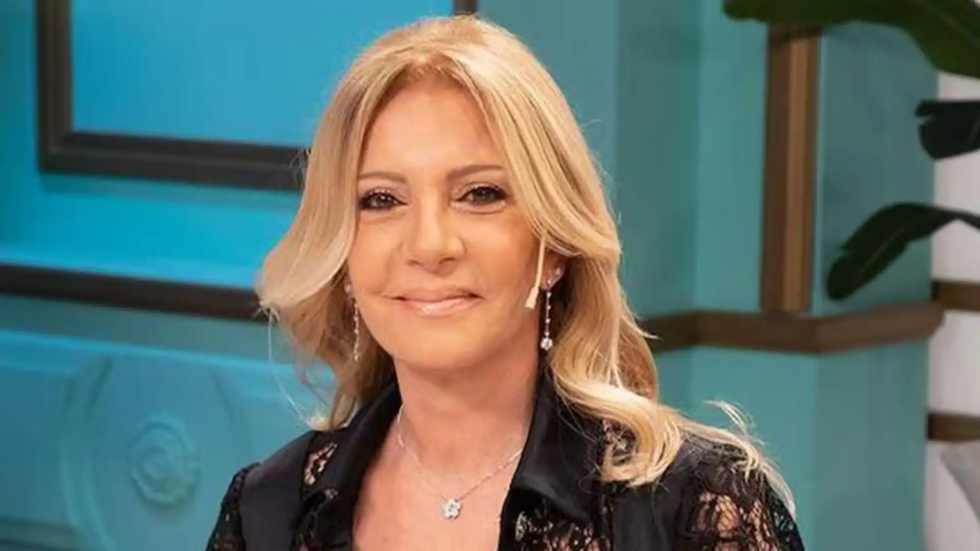 Susana Roccasalvo deslumbró con look total black y un toque de humor sobre el tránsito