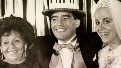 La escandalosa escena de Doña Tota y Claudia en la serie Maradona