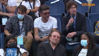 ¡Otra vez! Martín Lousteau volvió a ser el traductor de Bono ante el Papa Francisco