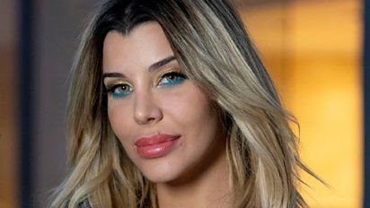 ¡Bombaa! El traje amarillo que lució Charlotte Caniggia y enloqueció a sus seguidores