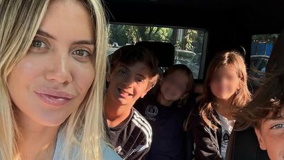 Wanda Nara festejó el Día del Niño junto a sus hijos en una juguetería, en medio de tensiones con Icardi